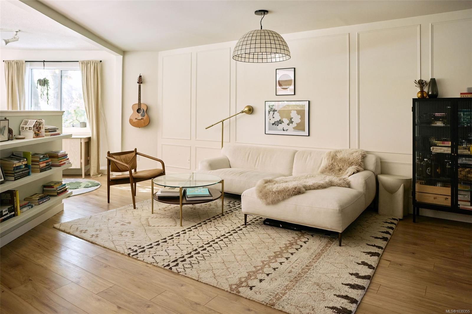 407 William St #3