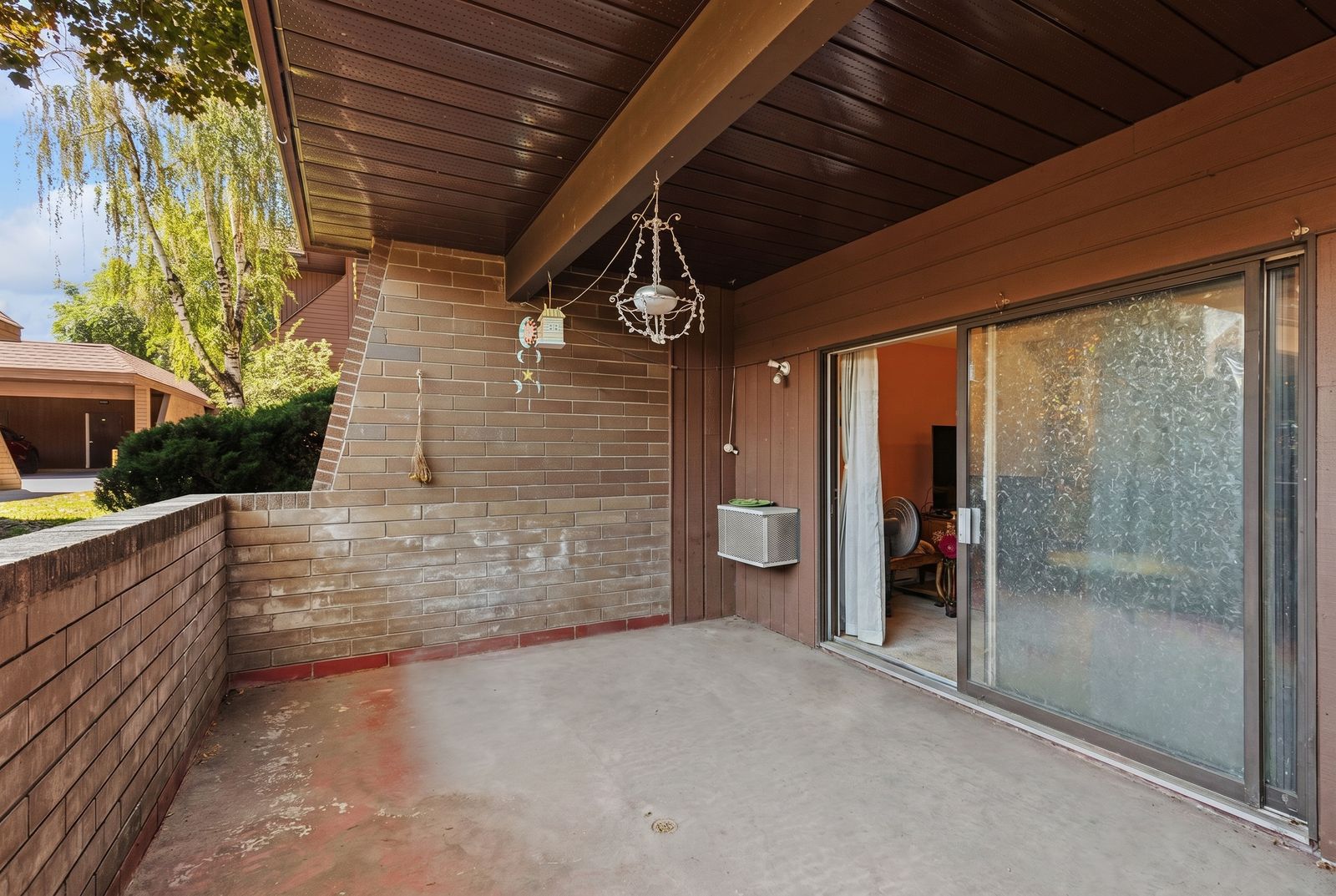 983 Bernard Avenue 106