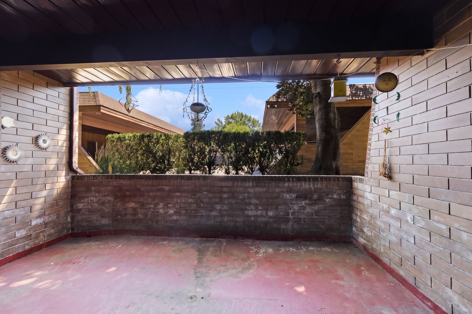 983 Bernard Avenue 106