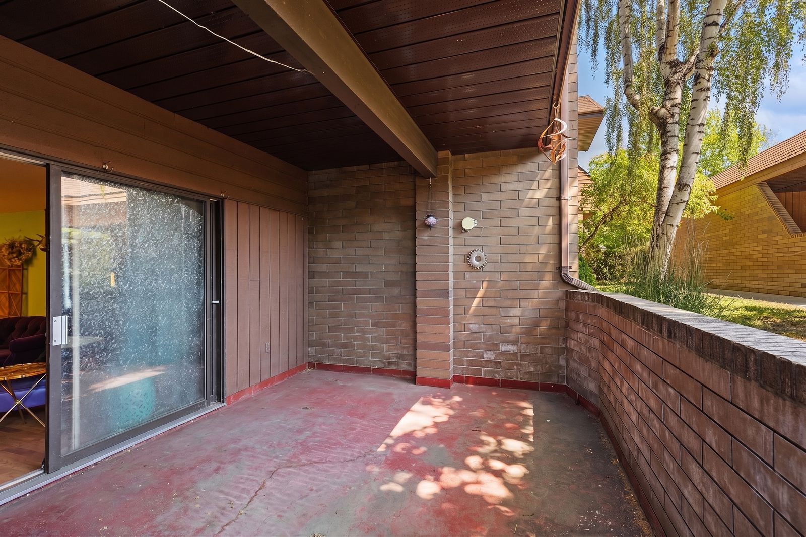 983 Bernard Avenue 106