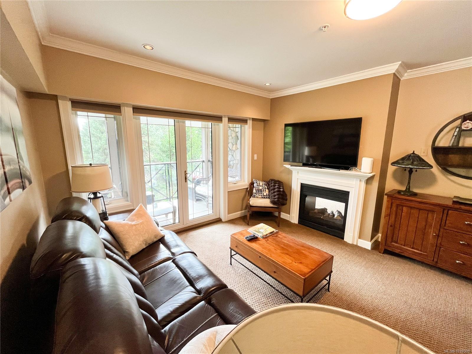 2326 Harbour Rd #206