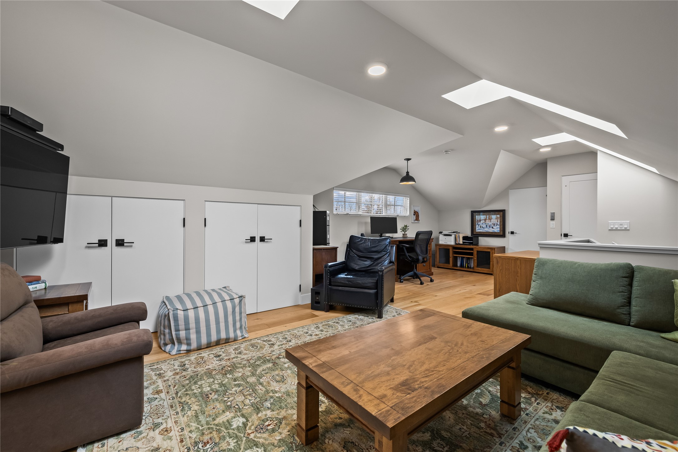 2050 Long Street