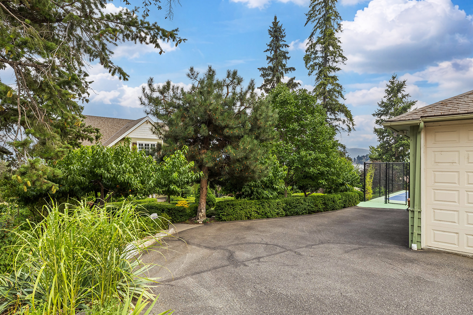 2259 Westside Place