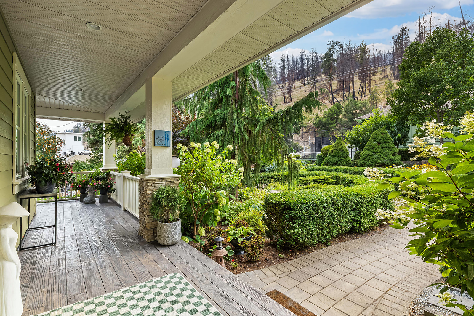 2259 Westside Place