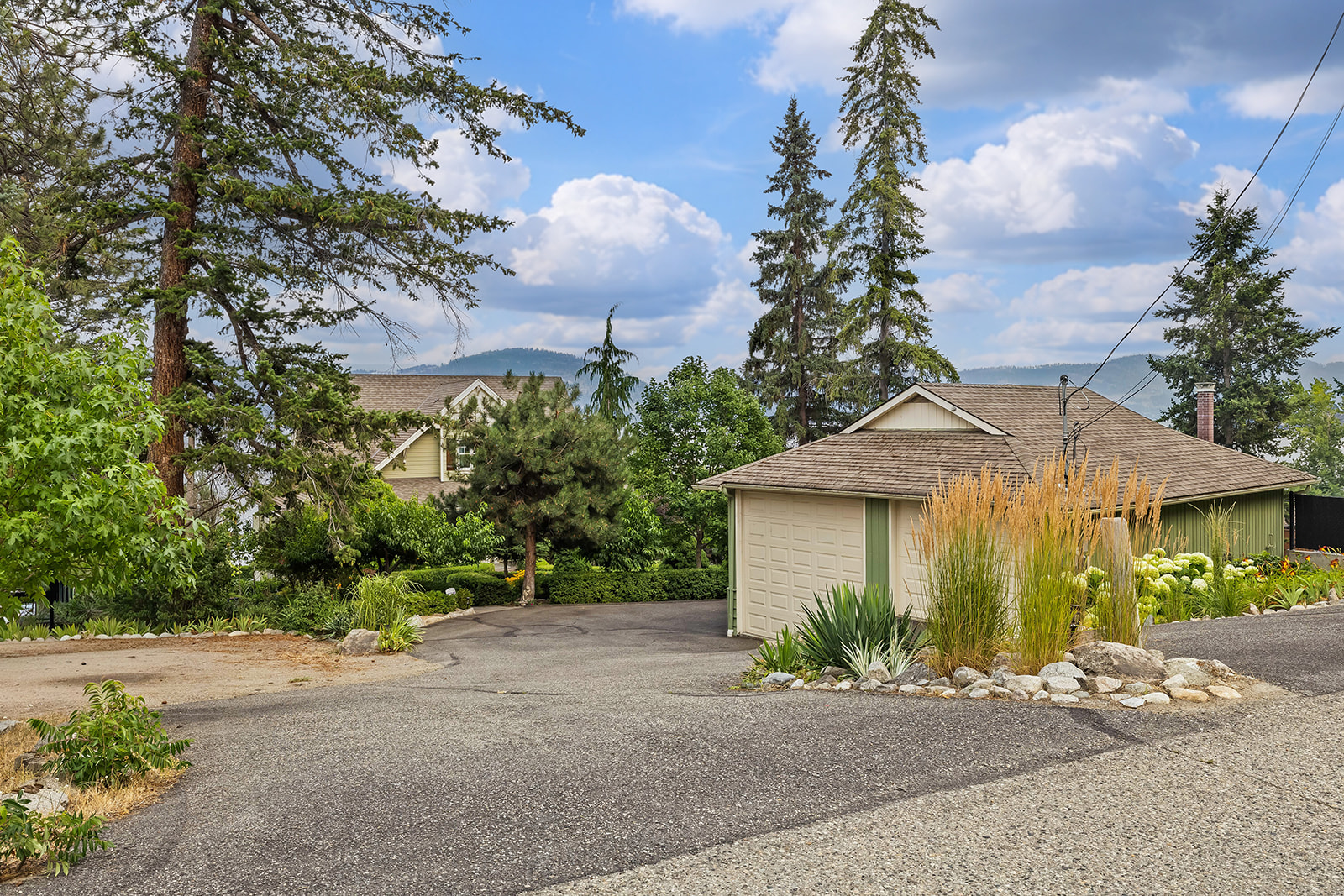 2259 Westside Place