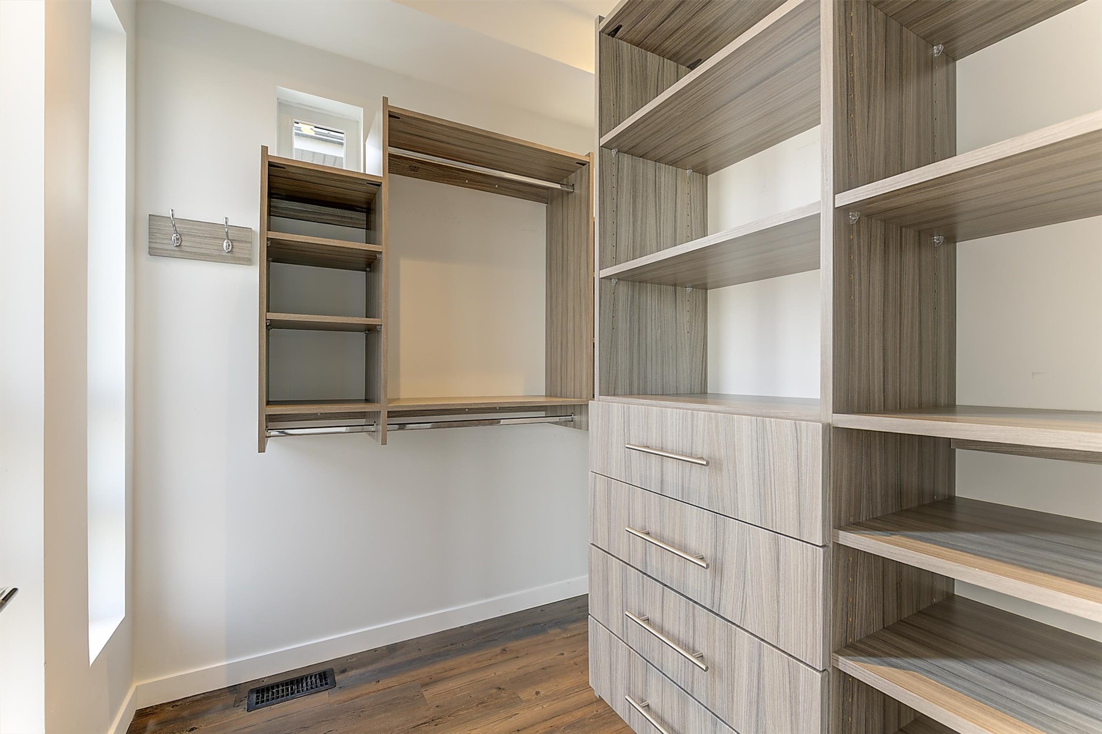 1818 Peak Point Court 32