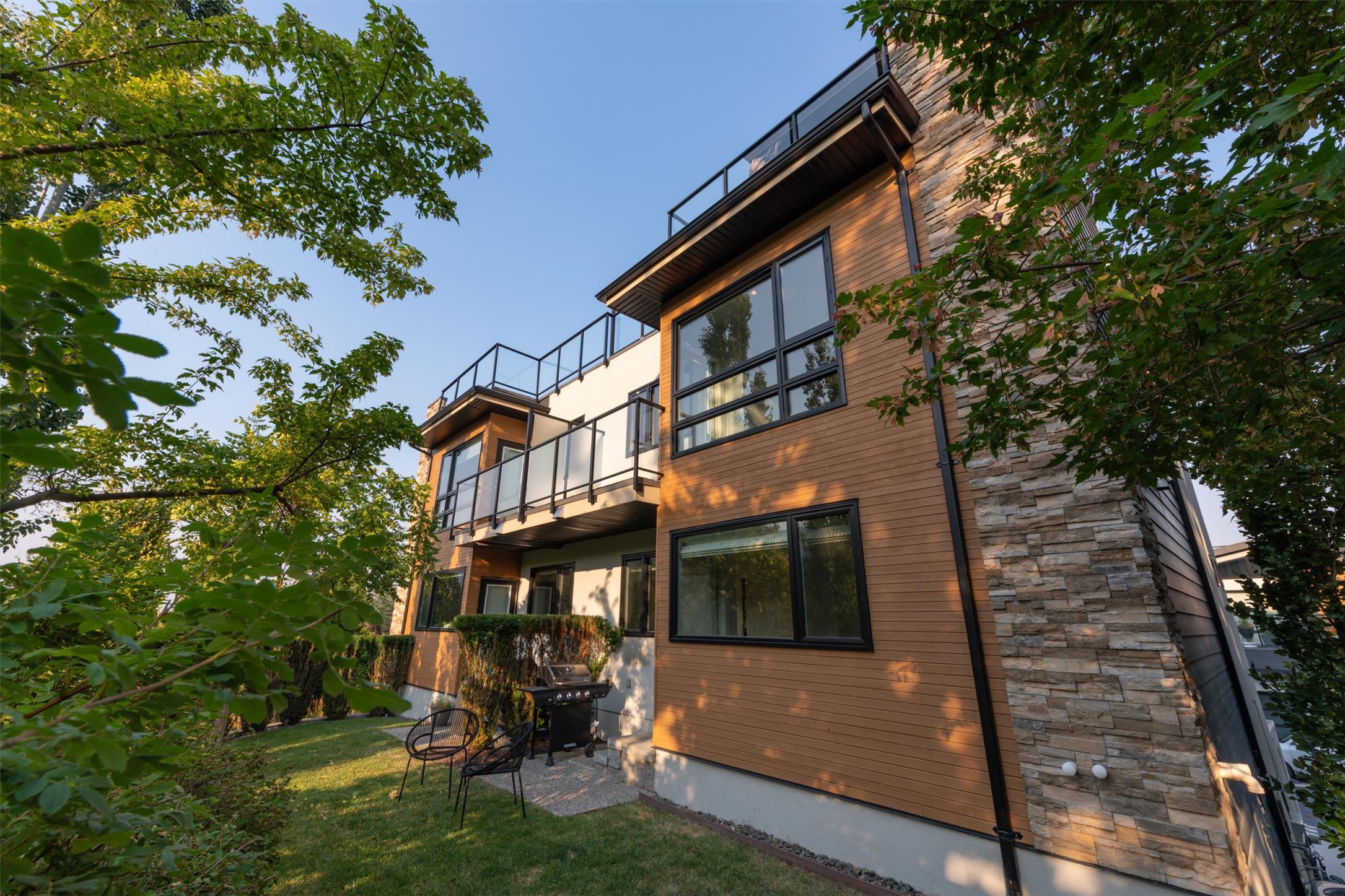 1818 Peak Point Court 32