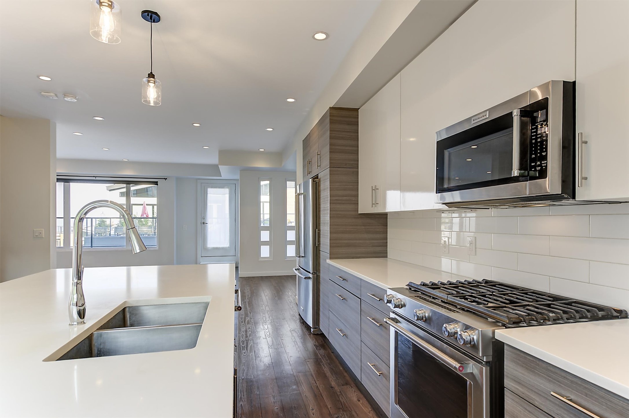 1818 Peak Point Court 32