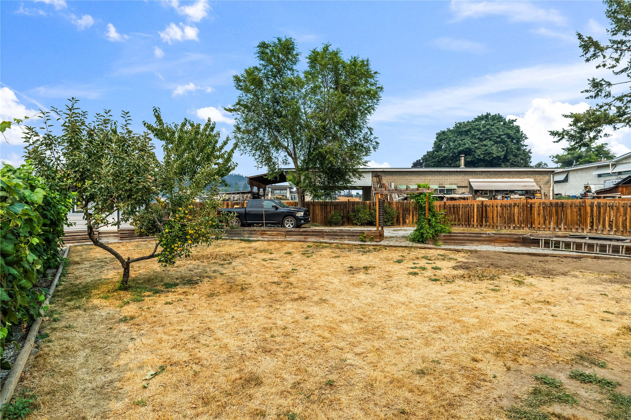 292 Valley Road N