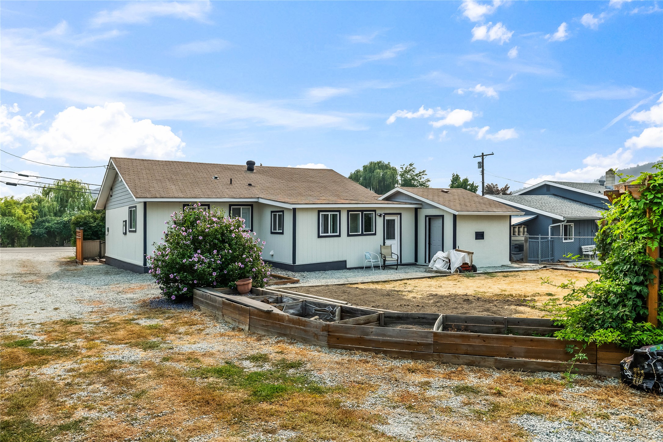 292 Valley Road N