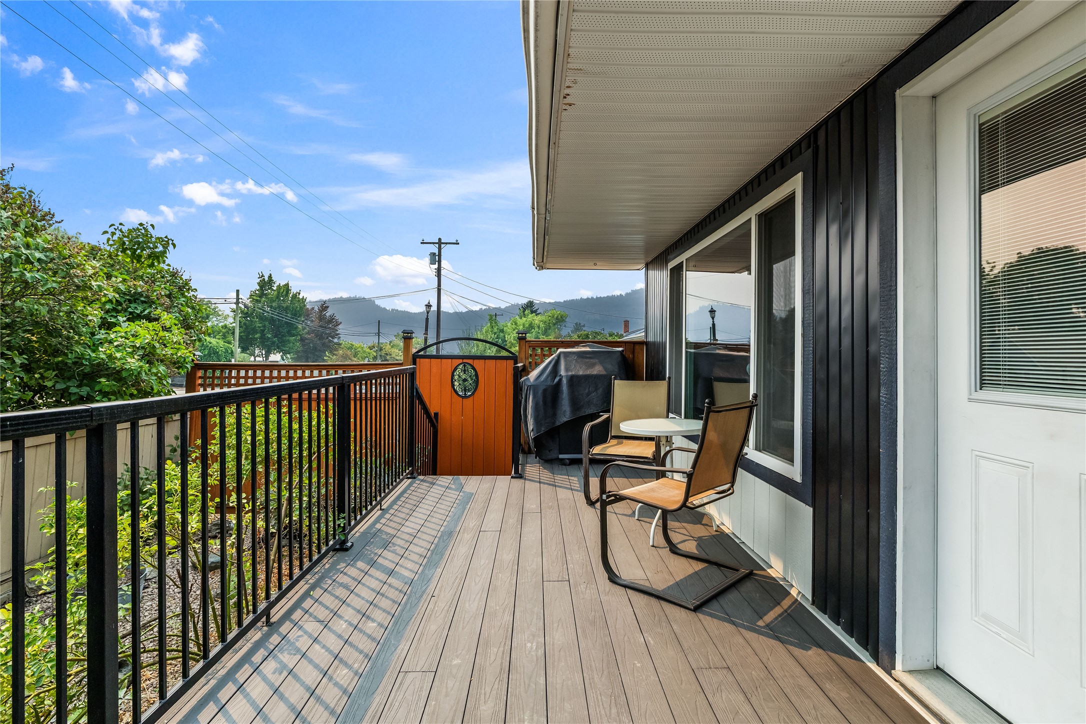 292 Valley Road N
