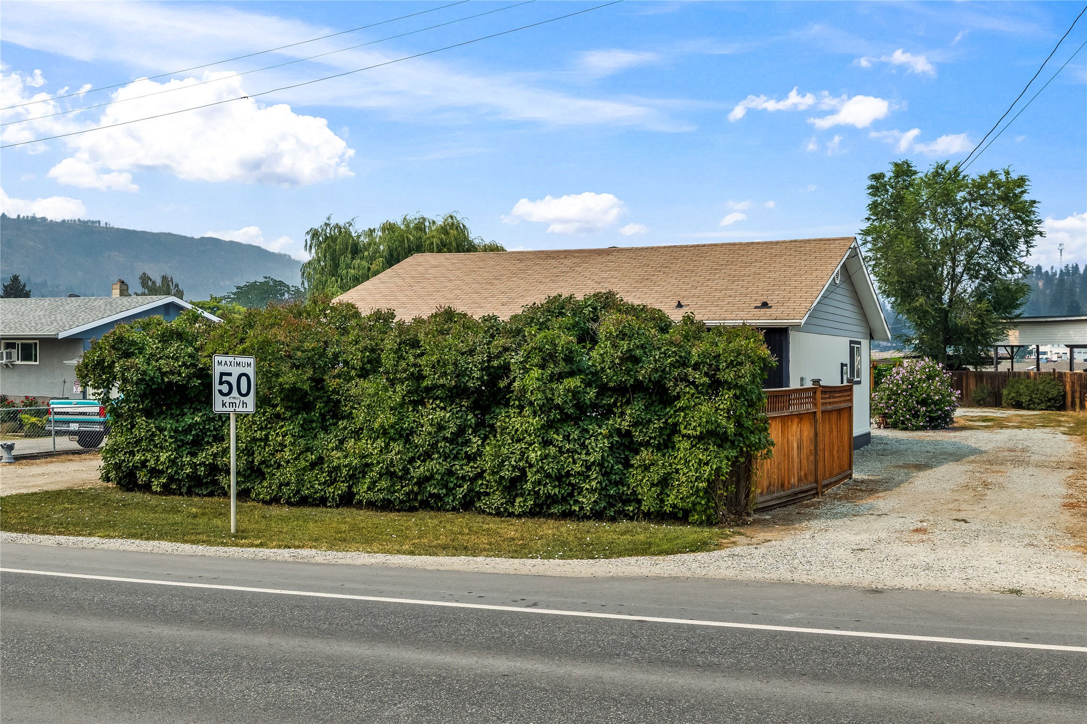 292 Valley Road N