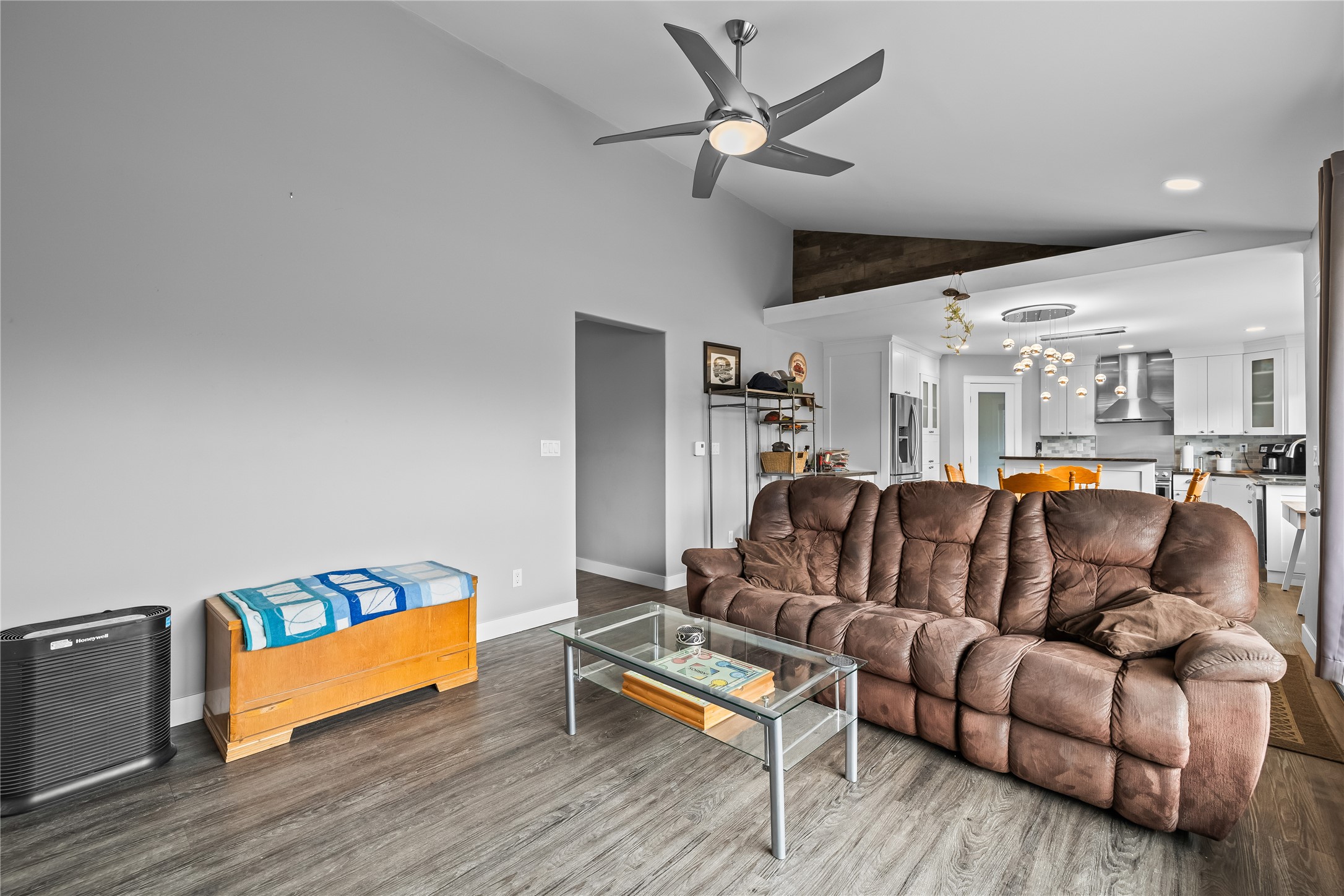 292 Valley Road N