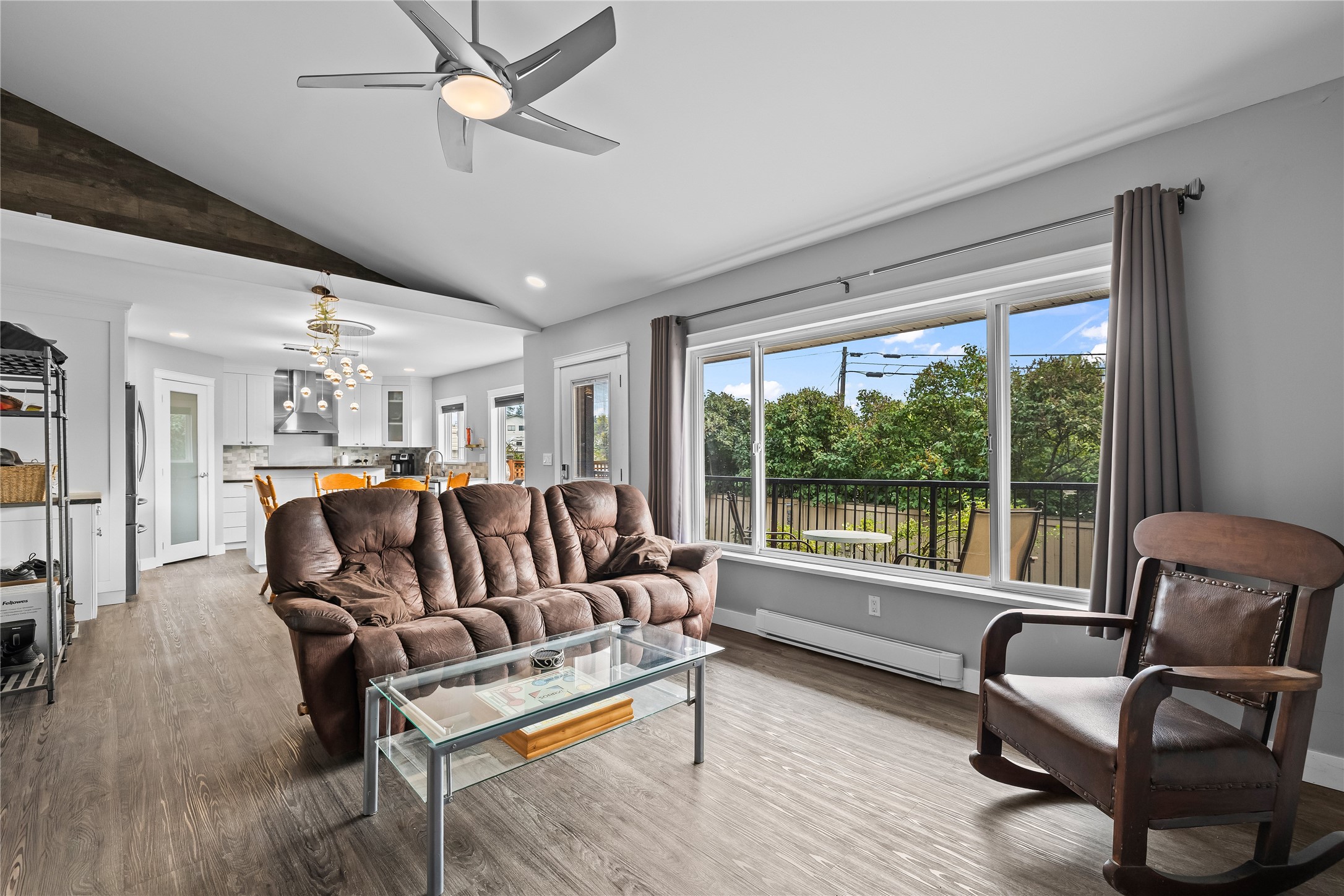 292 Valley Road N