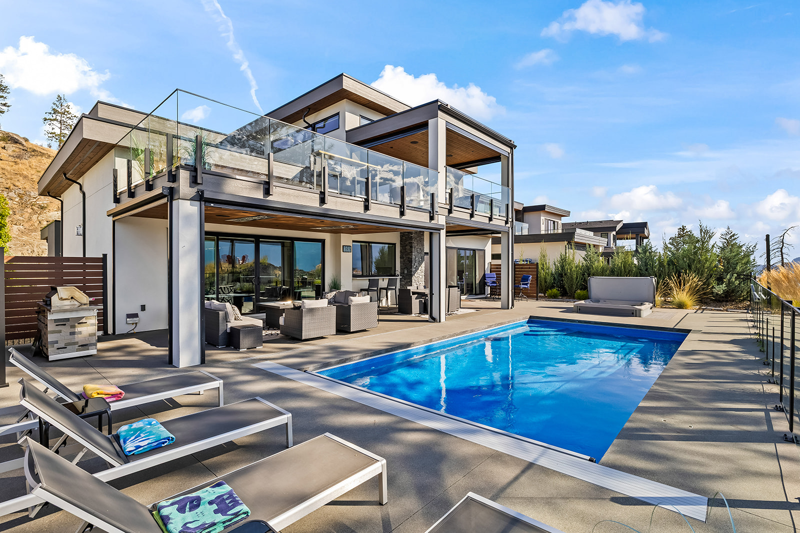 10018 Beacon Hill Drive