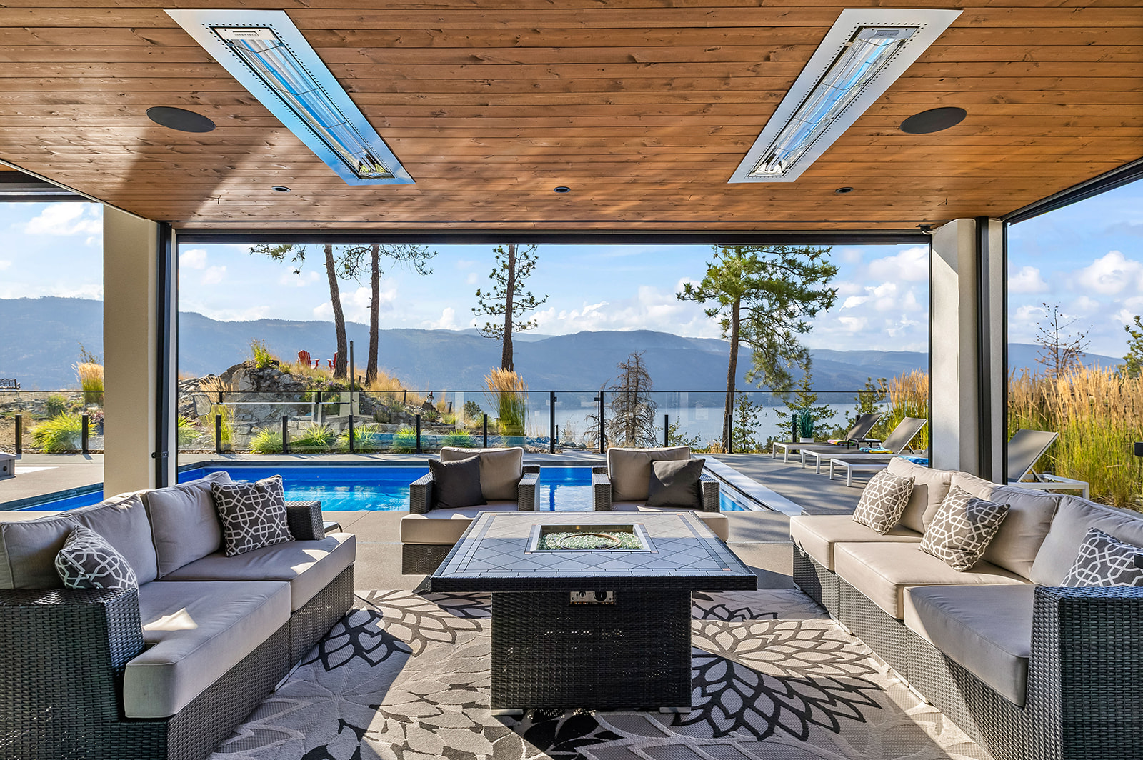 10018 Beacon Hill Drive