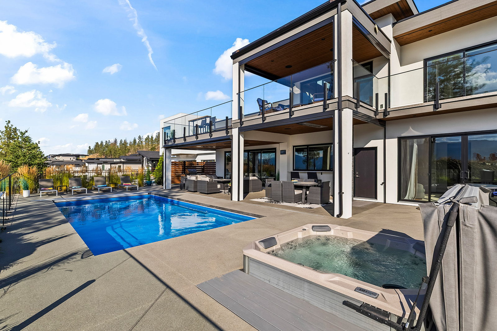 10018 Beacon Hill Drive