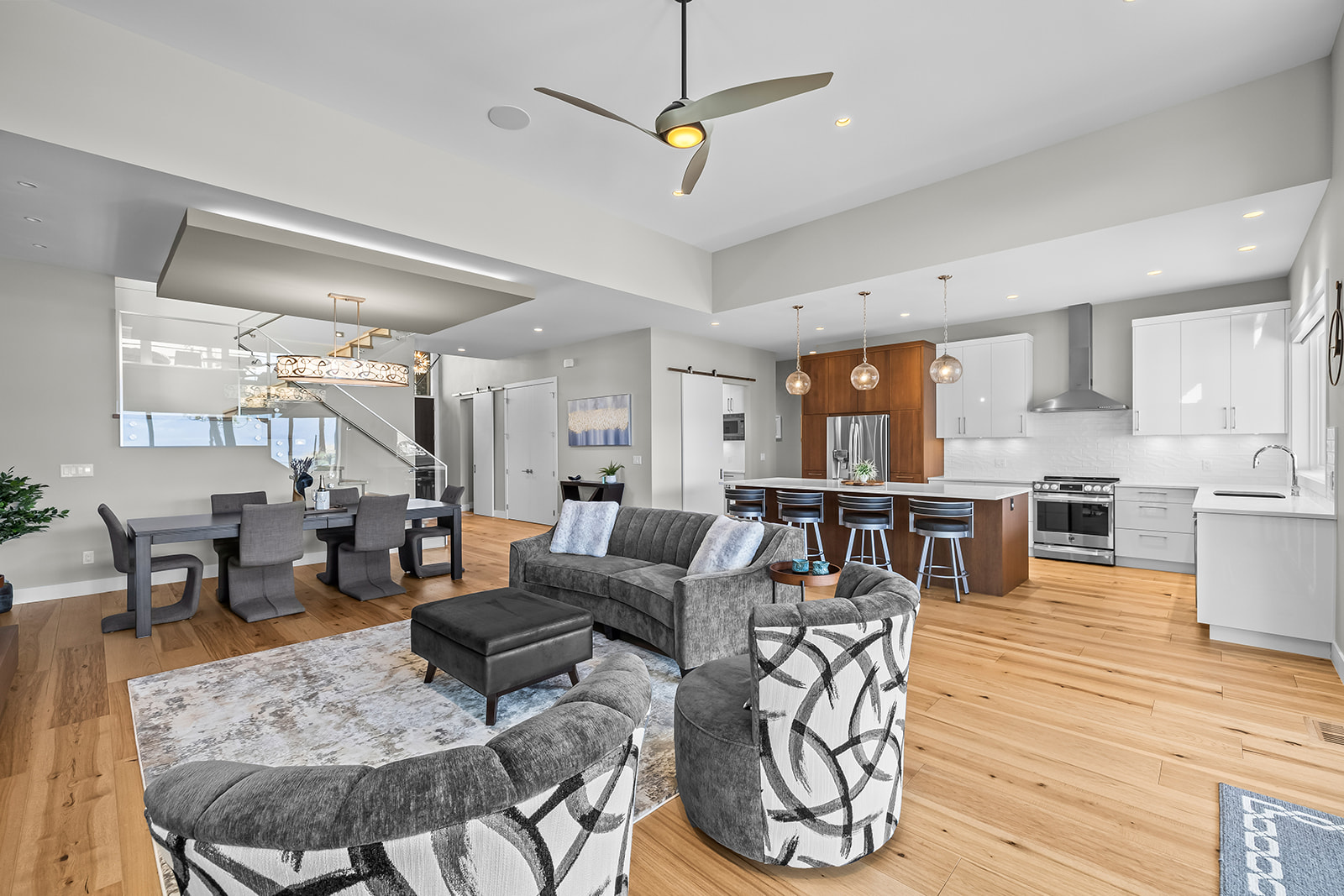 10018 Beacon Hill Drive