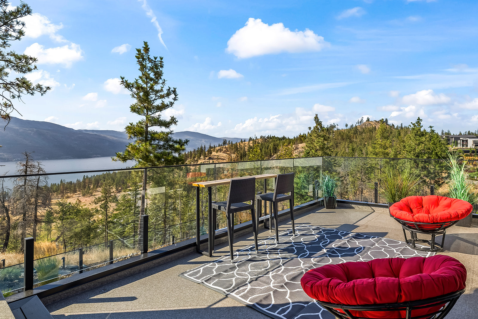 10018 Beacon Hill Drive