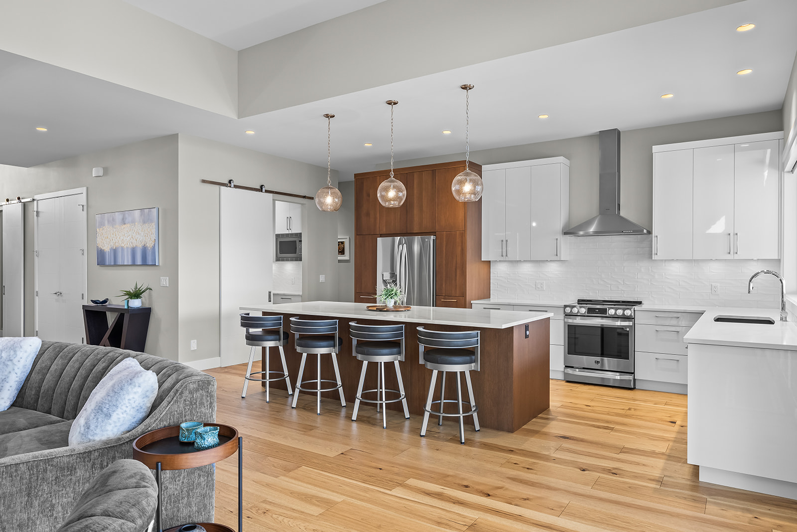 10018 Beacon Hill Drive
