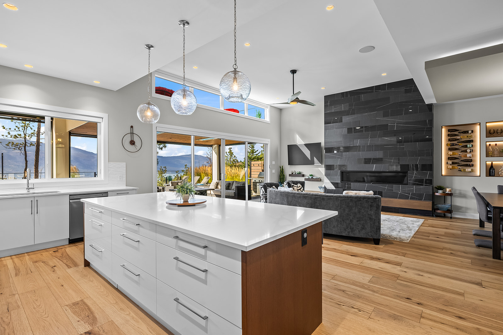 10018 Beacon Hill Drive