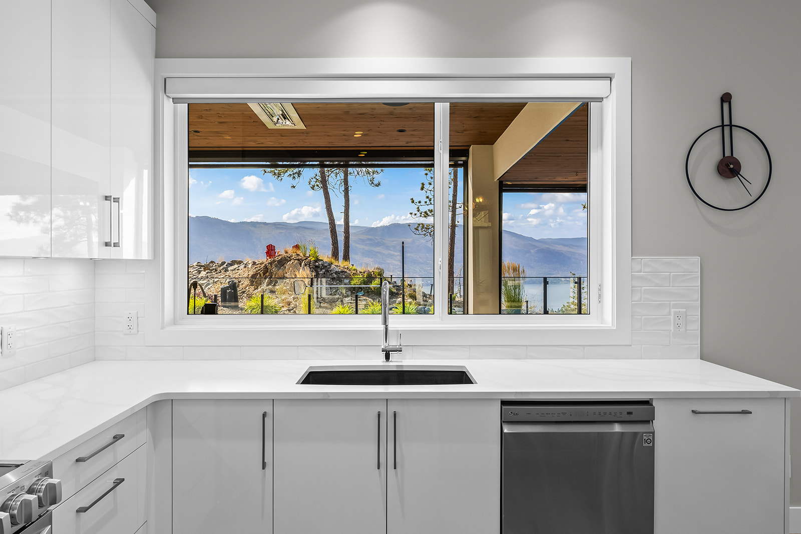 10018 Beacon Hill Drive