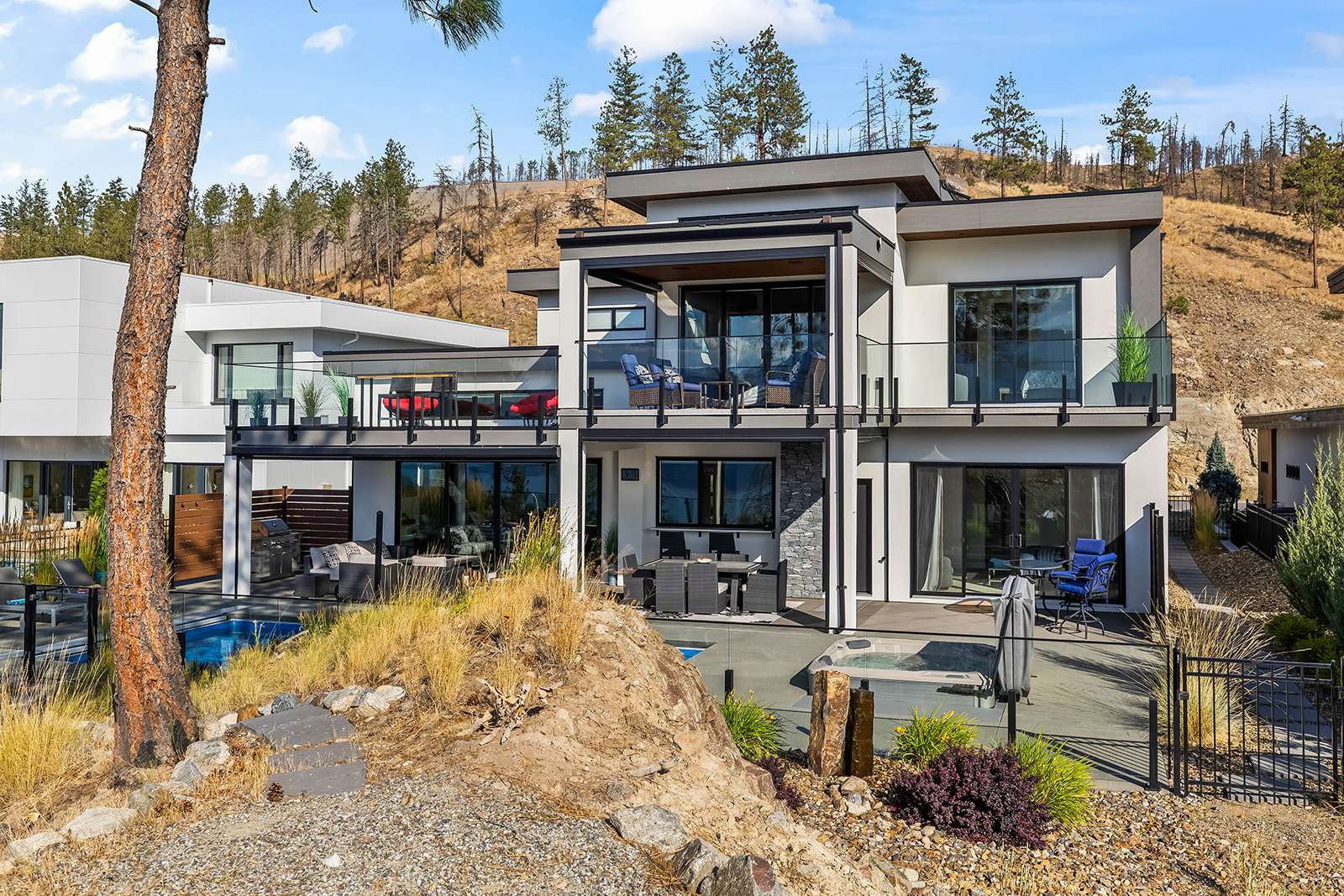 10018 Beacon Hill Drive