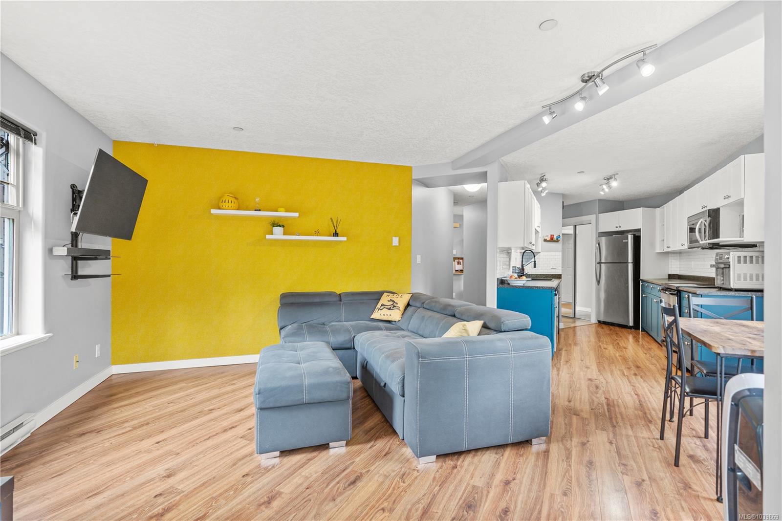 908 Brock Ave #201