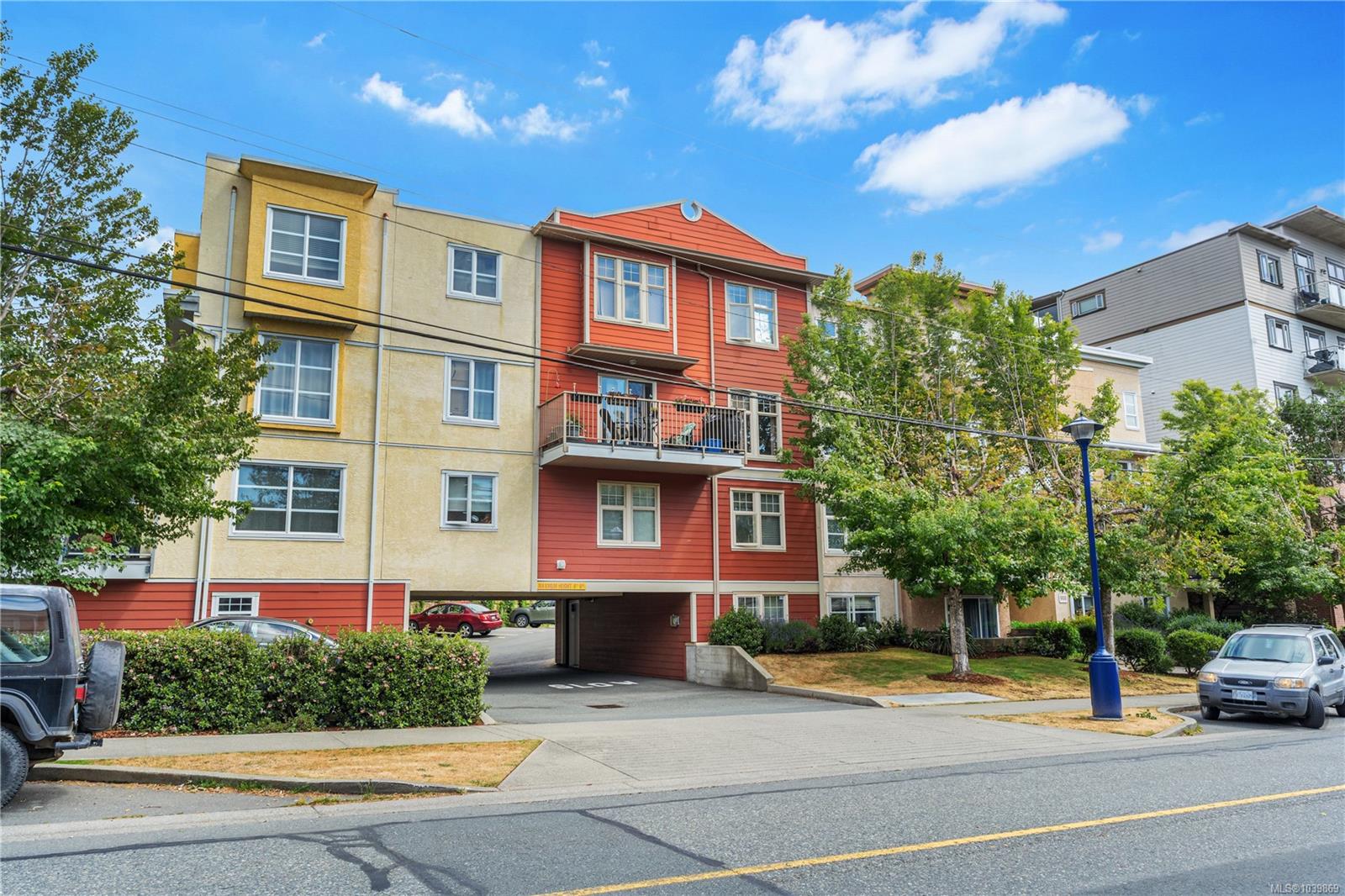 908 Brock Ave #201