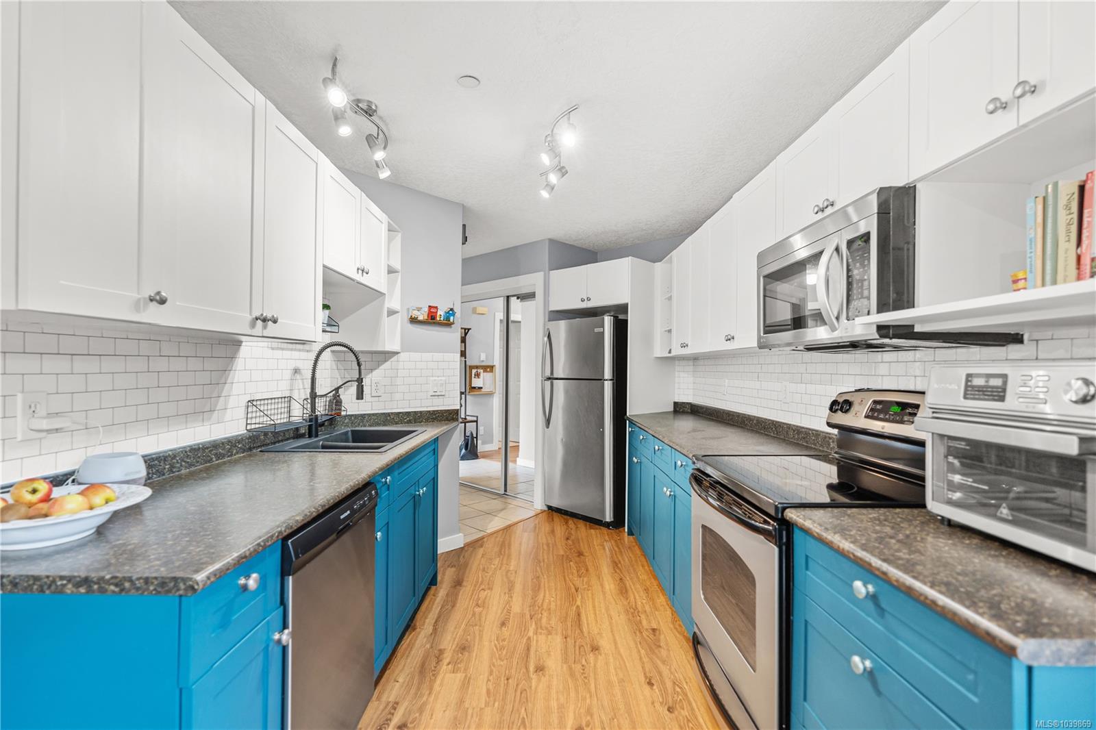 908 Brock Ave #201