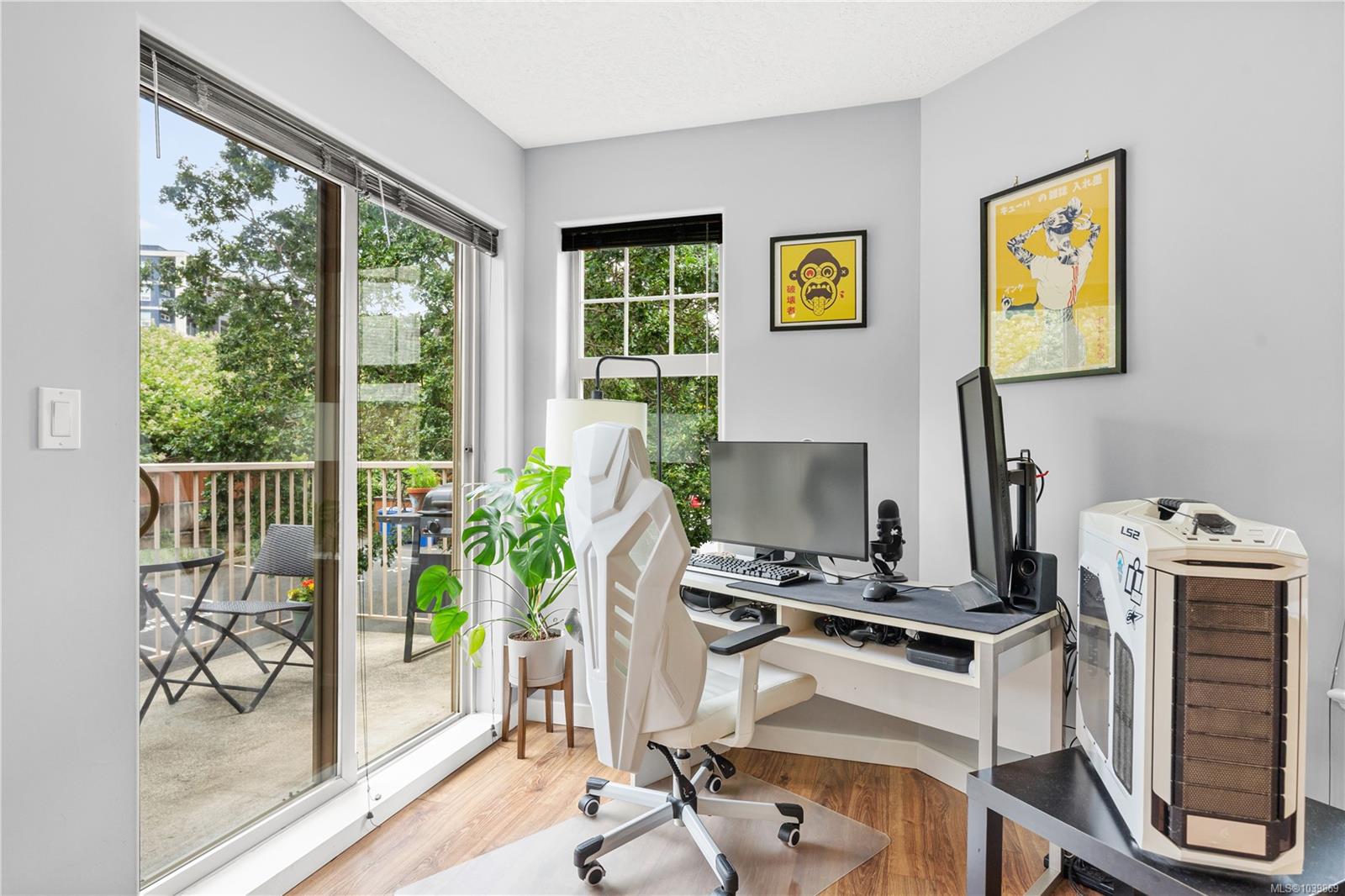 908 Brock Ave #201