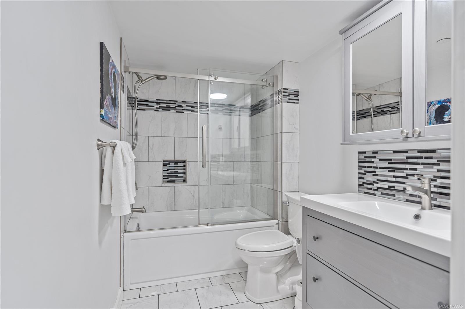 908 Brock Ave #201