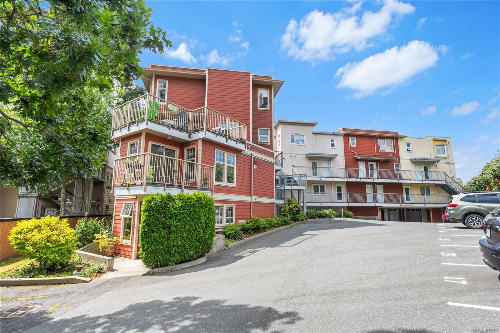 908 Brock Ave #201