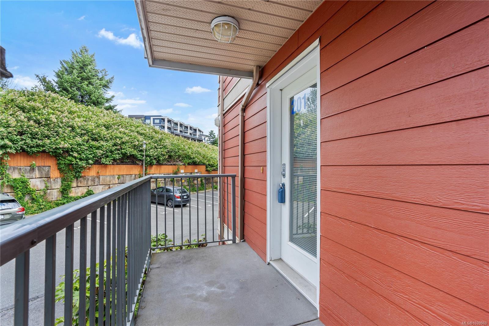 908 Brock Ave #201