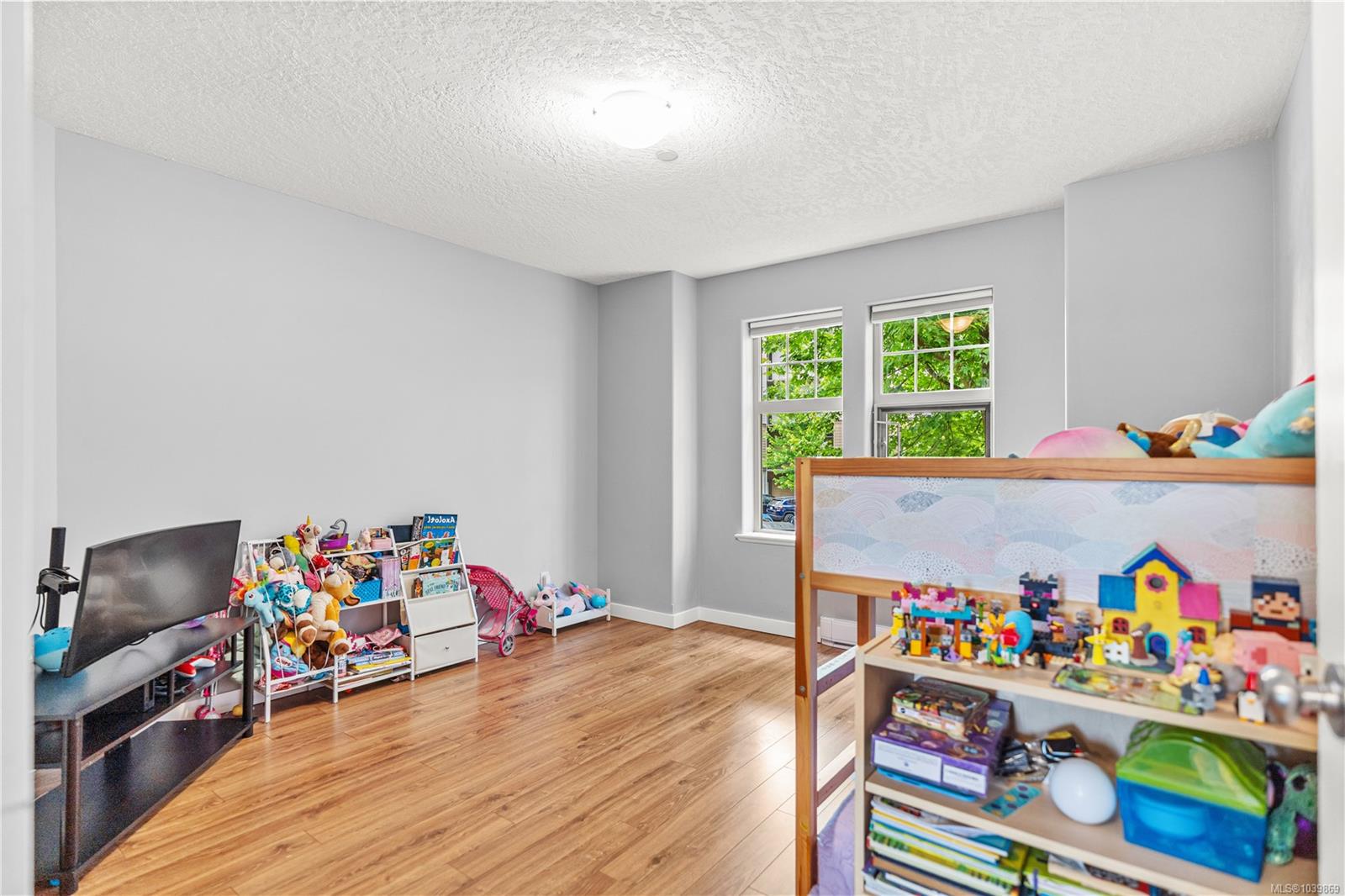 908 Brock Ave #201