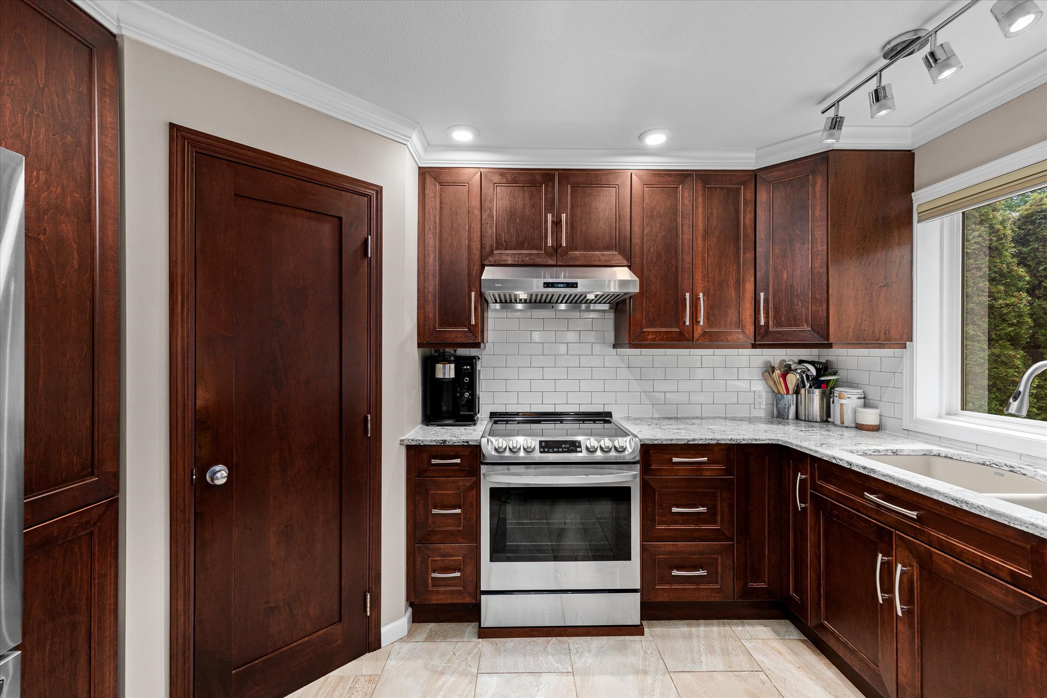 842 Raymer Road