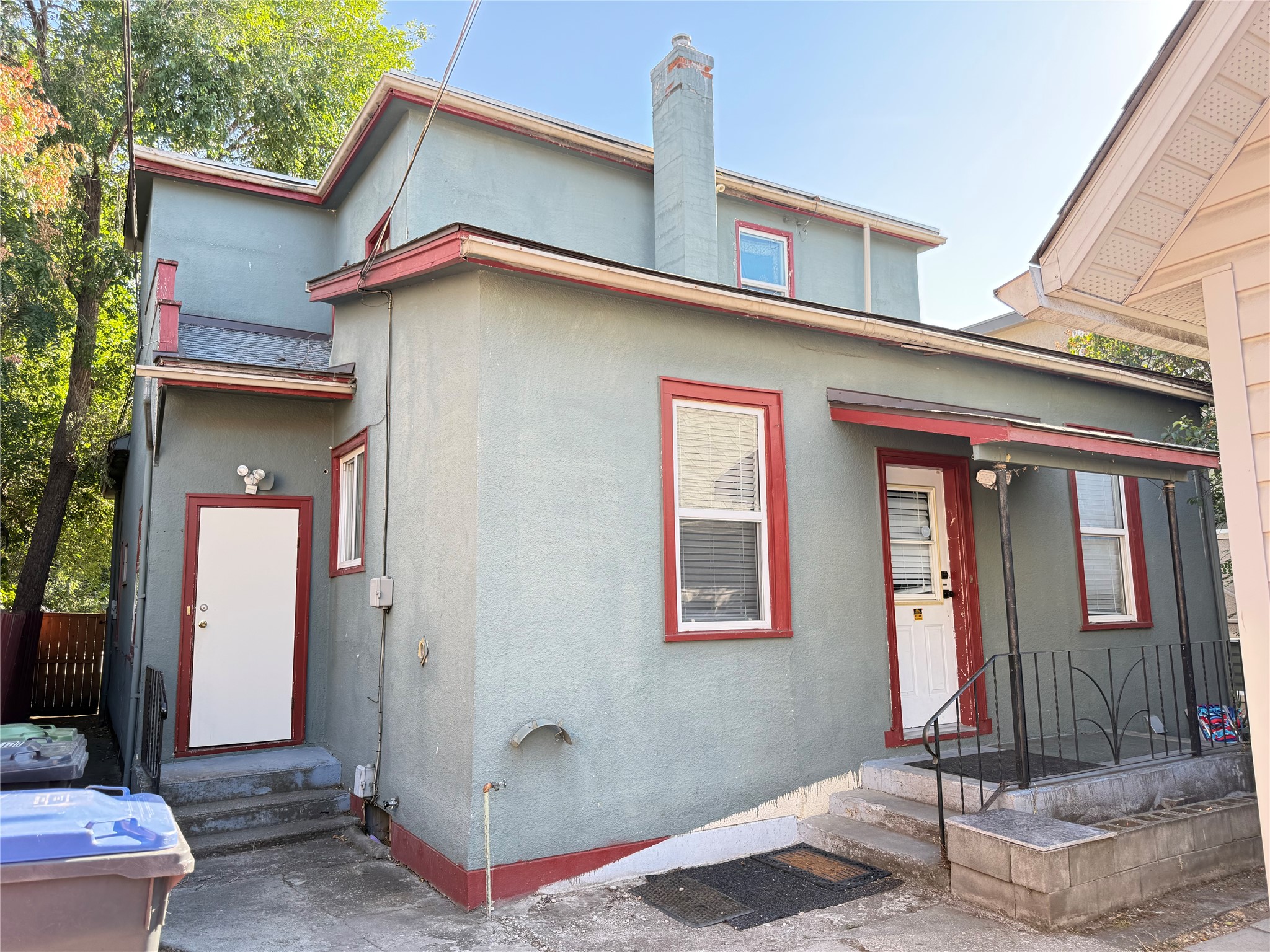 748 Bernard Avenue