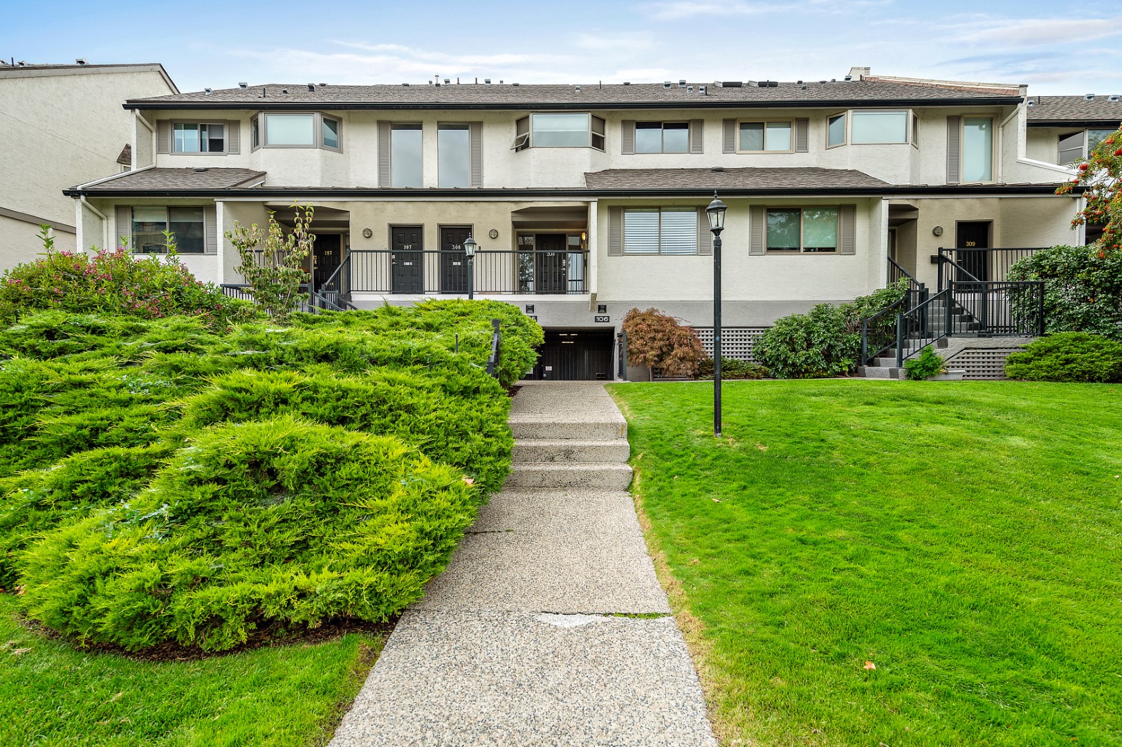 2900 Abbott Street 208