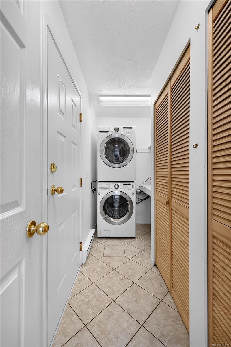 124 Valhalla Rd #4