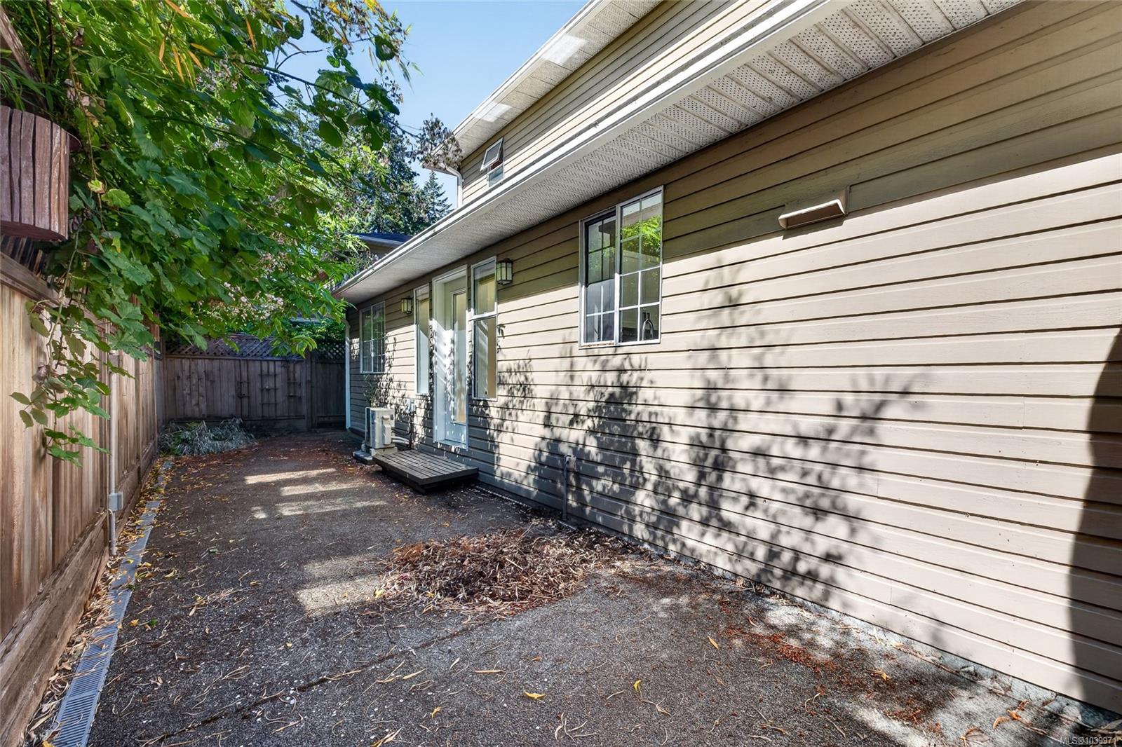 124 Valhalla Rd #4