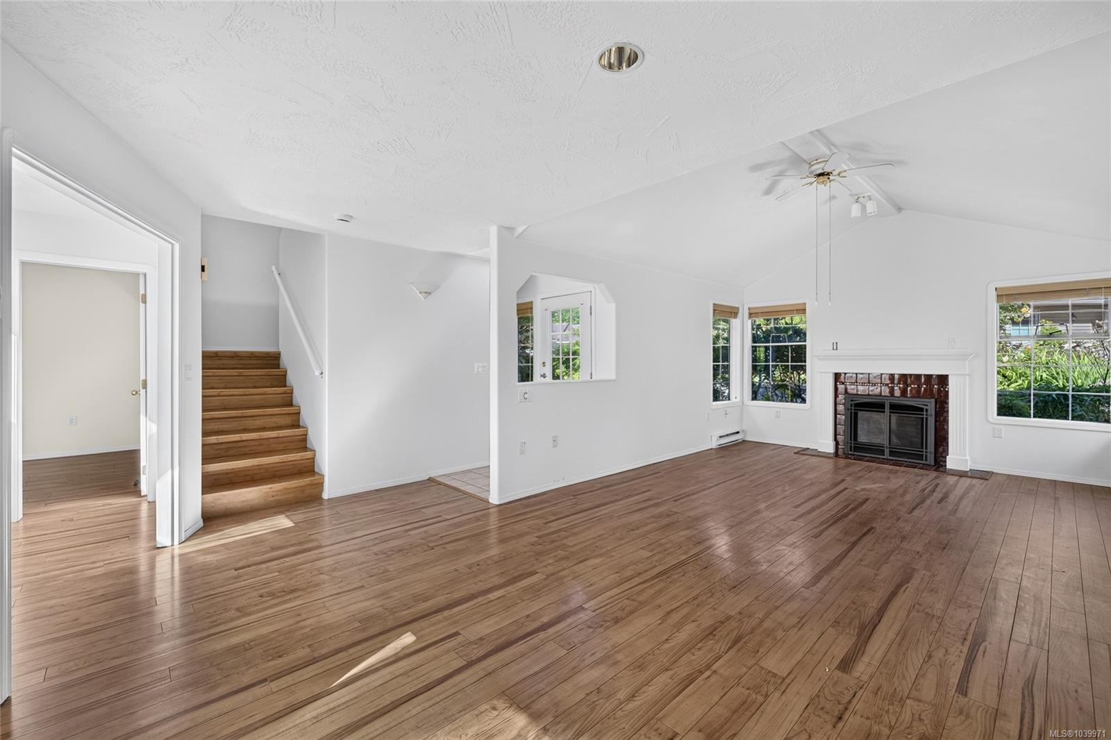 124 Valhalla Rd #4
