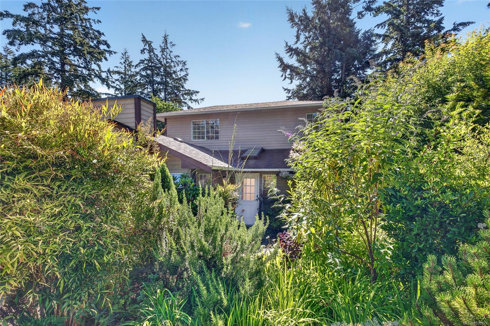 124 Valhalla Rd #4