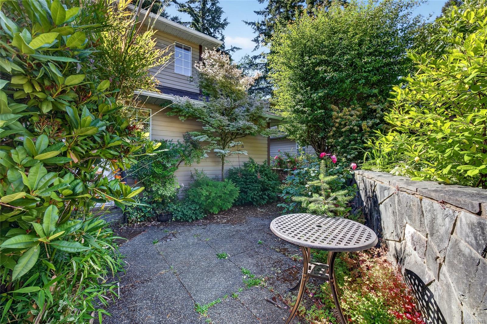 124 Valhalla Rd #4