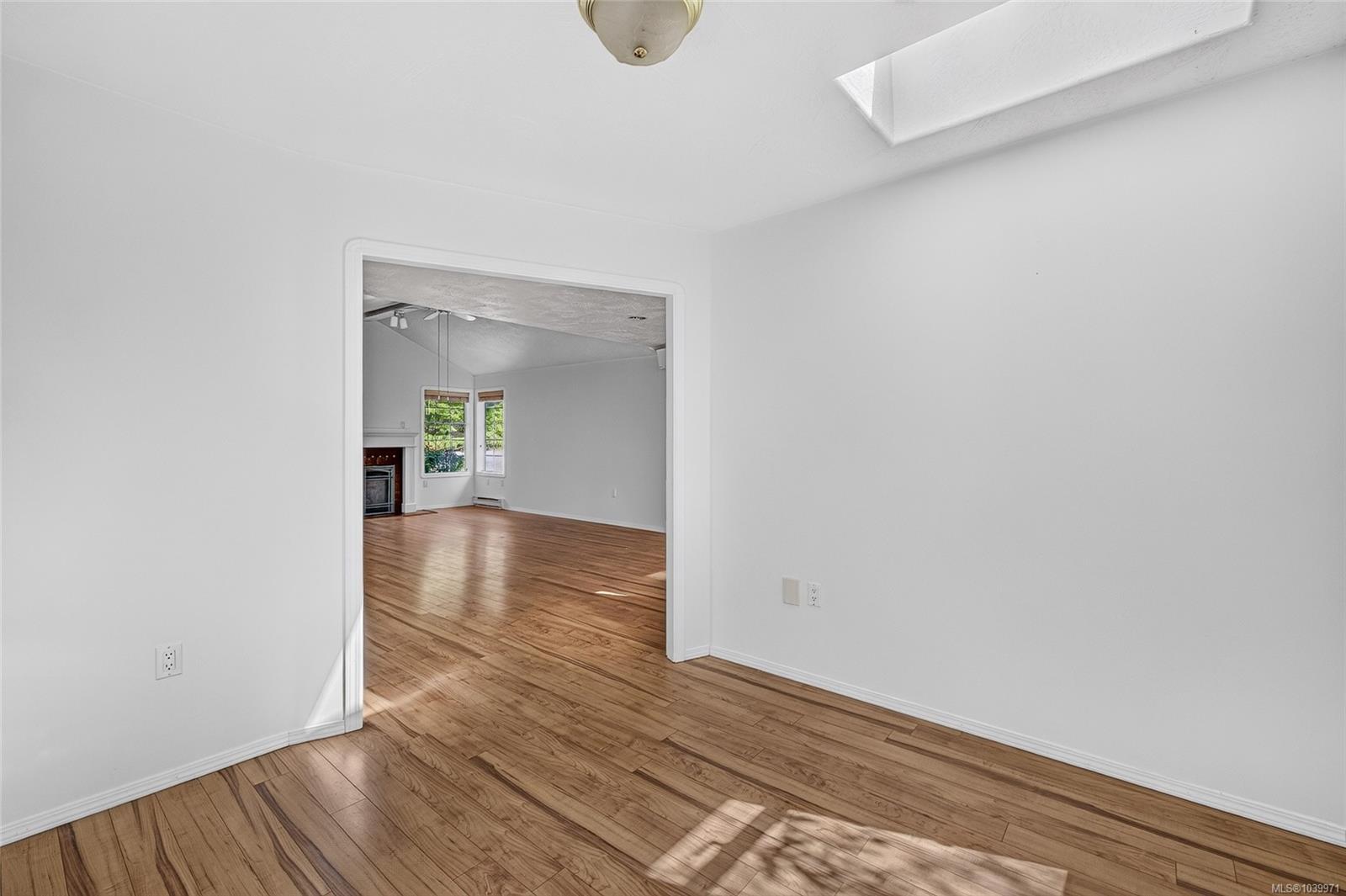 124 Valhalla Rd #4