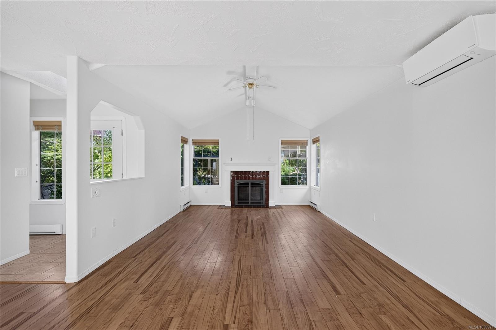 124 Valhalla Rd #4