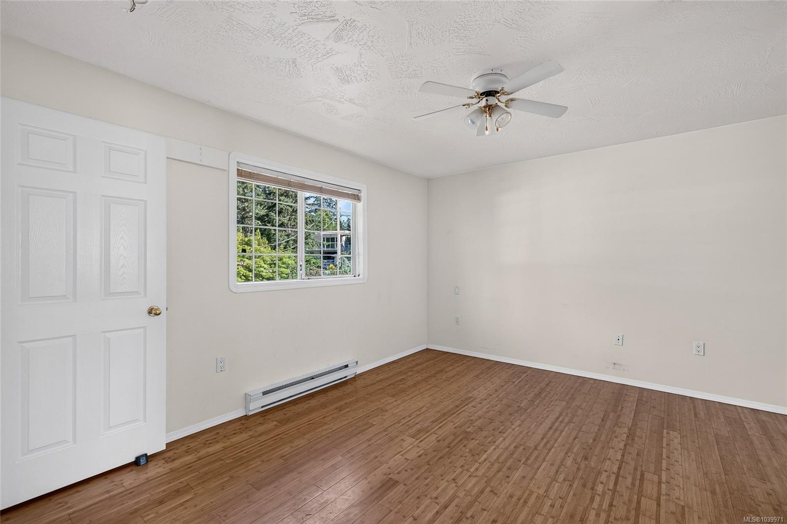 124 Valhalla Rd #4