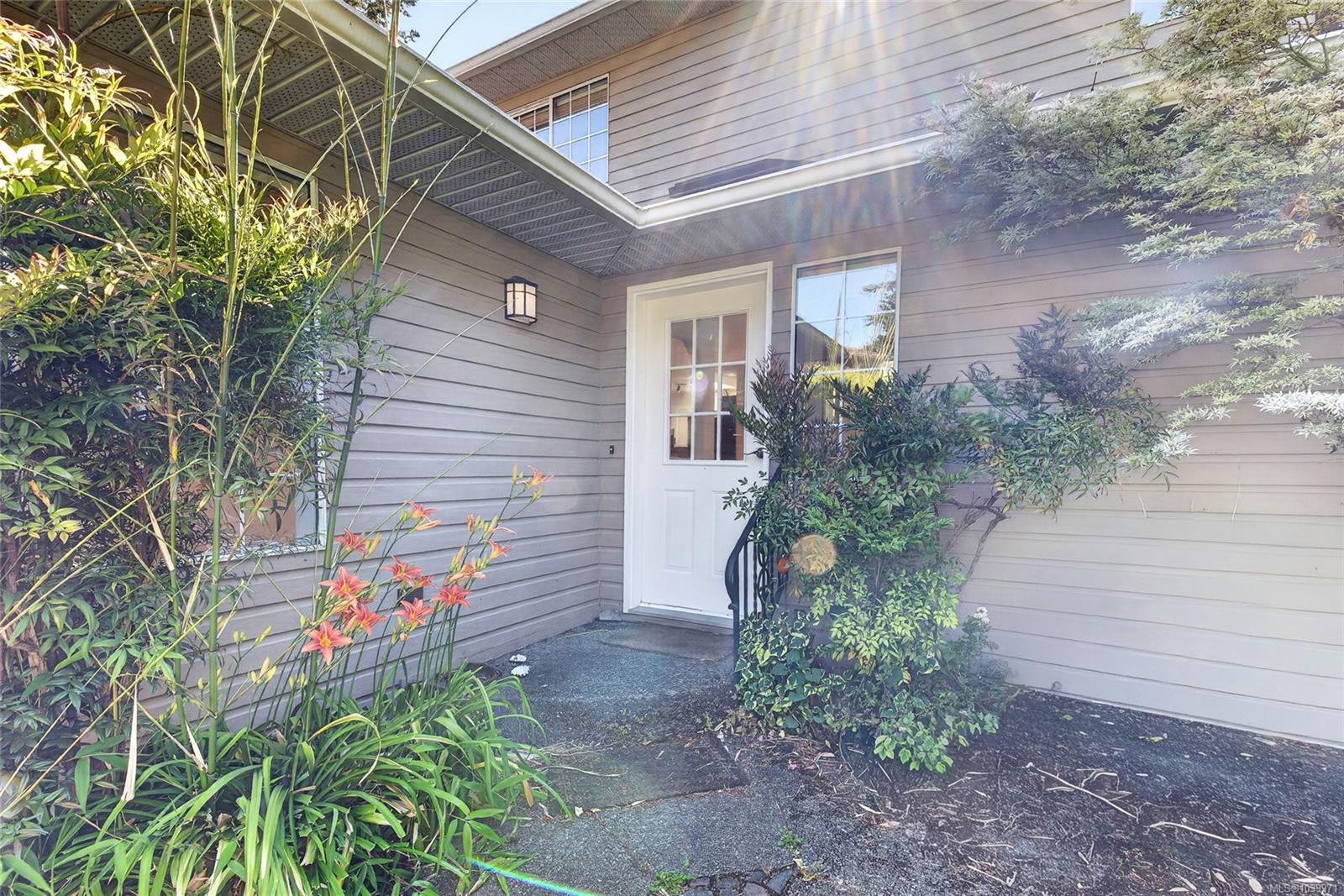 124 Valhalla Rd #4