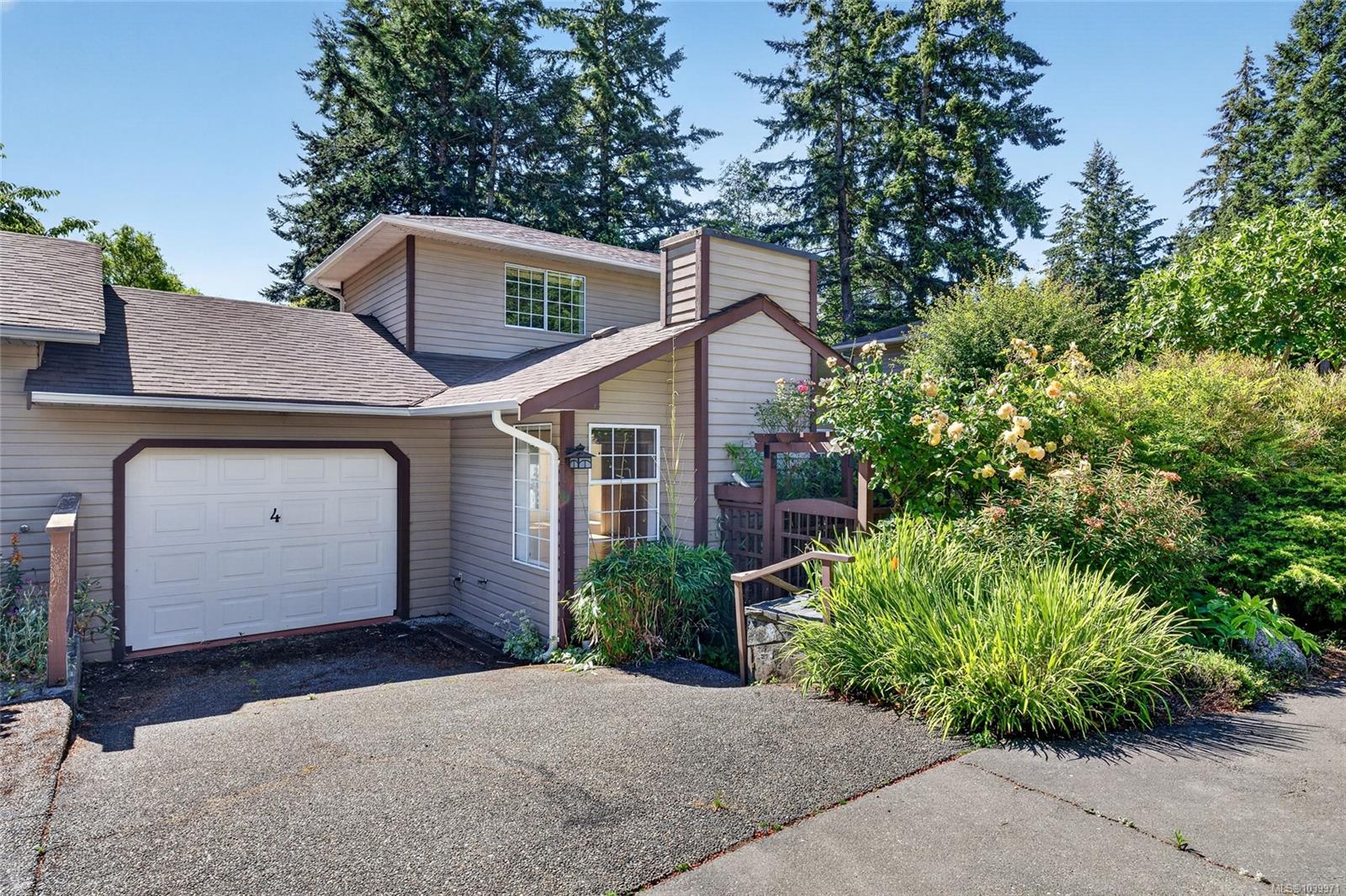 124 Valhalla Rd #4