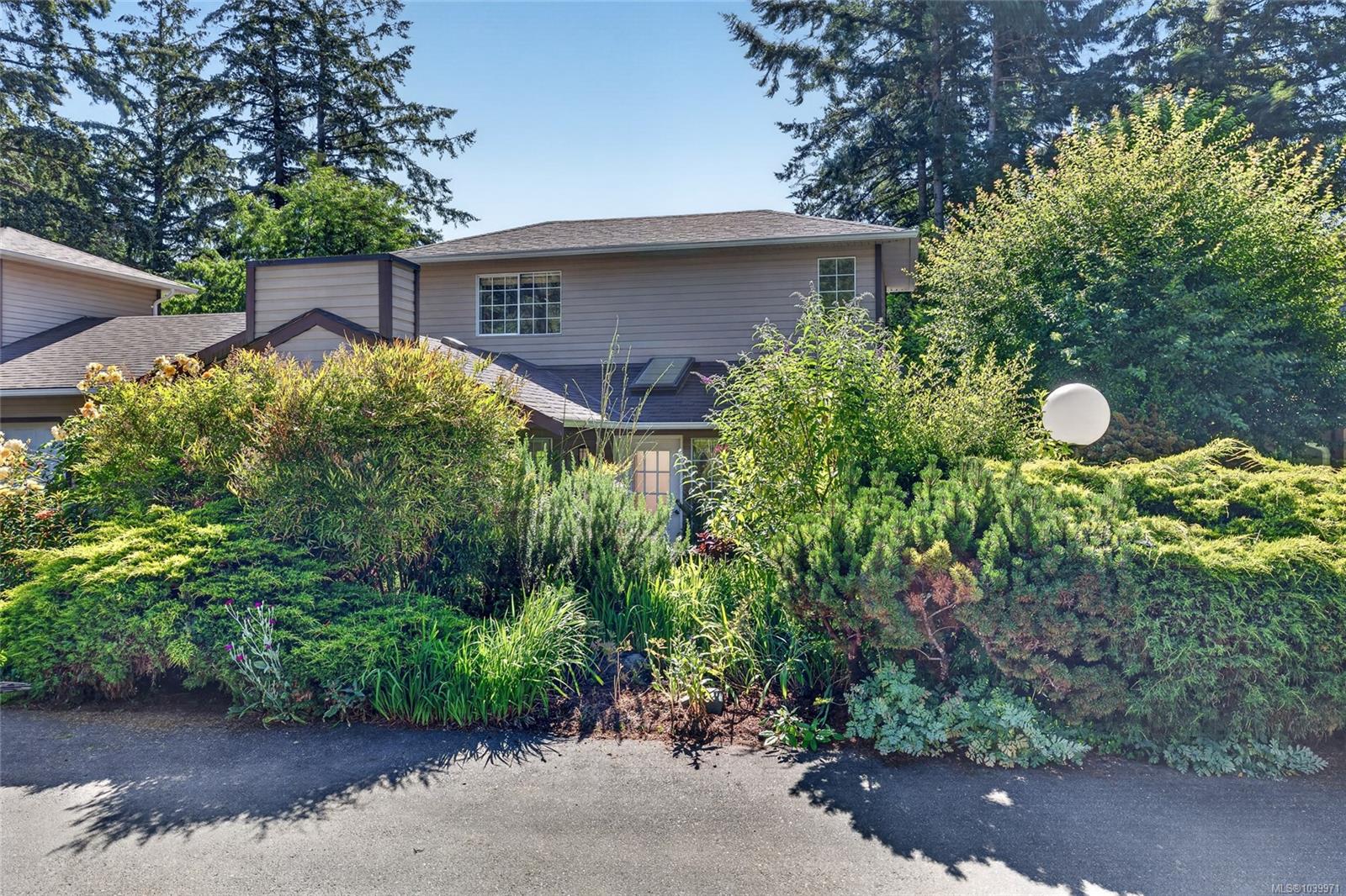 124 Valhalla Rd #4