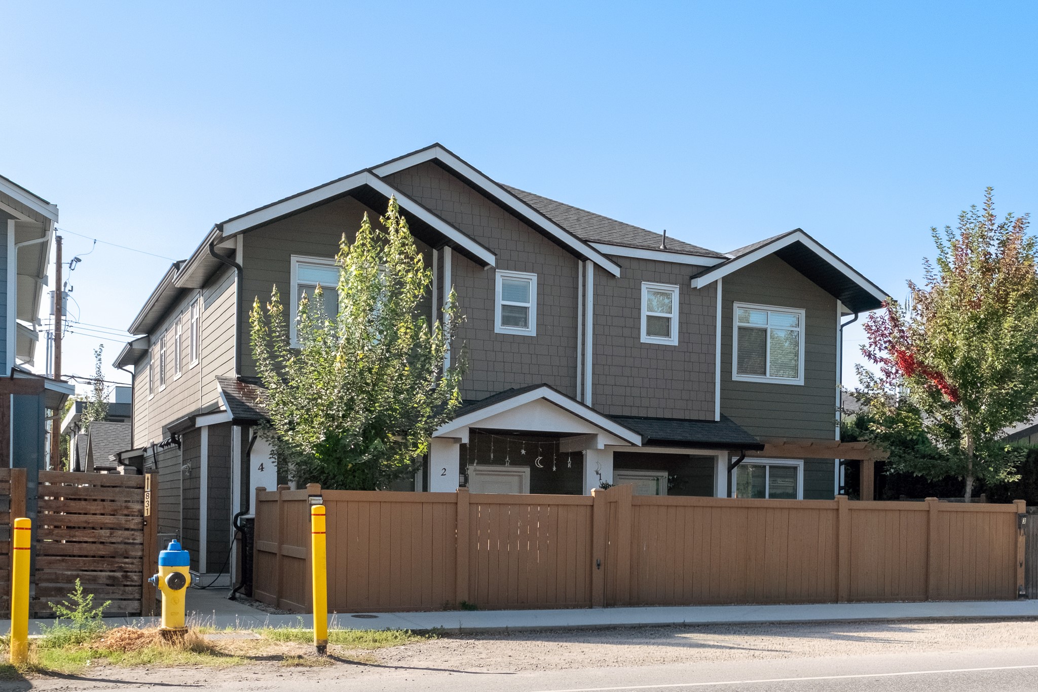 825 Cadder Avenue 4